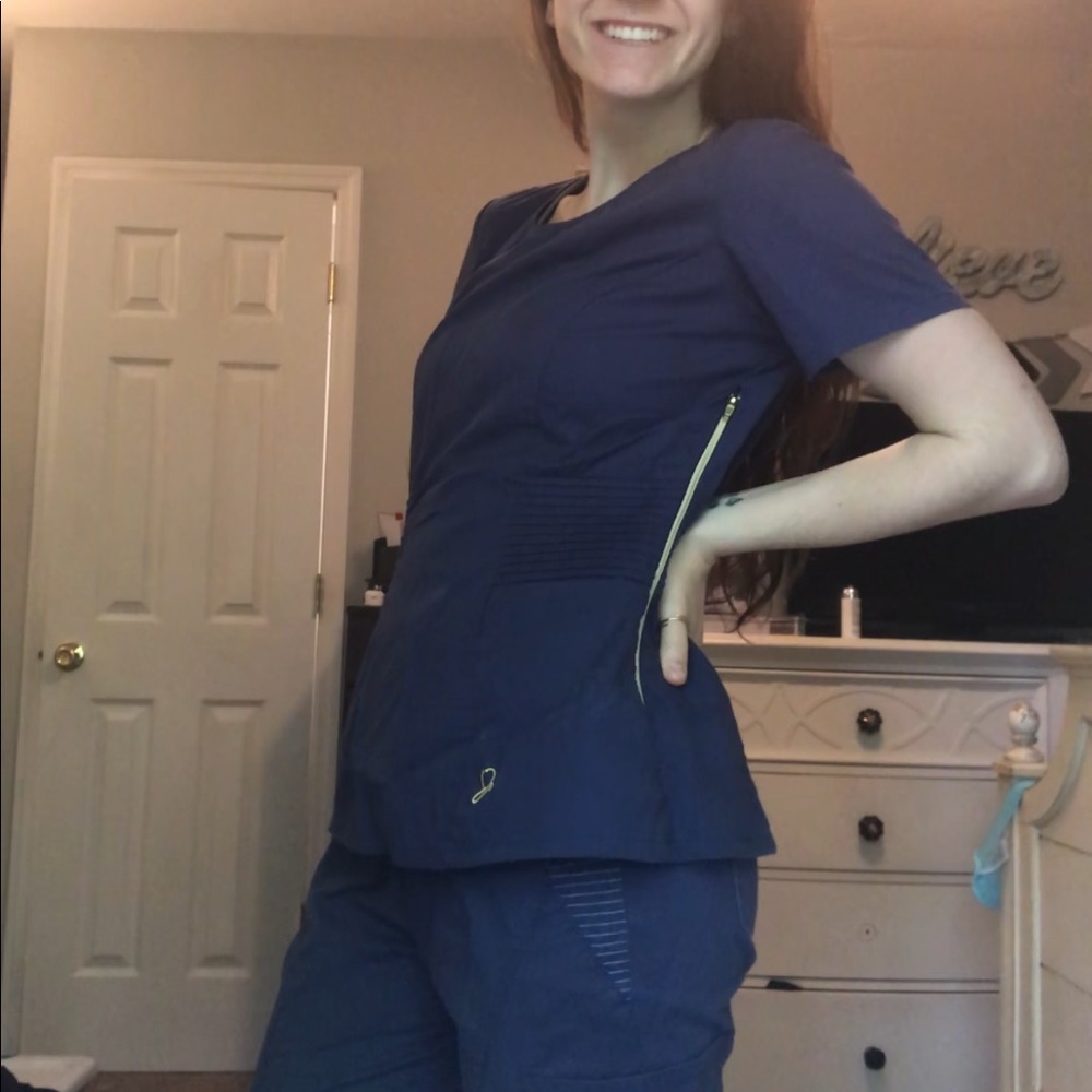 Jaanuu Navy Scrub Set!